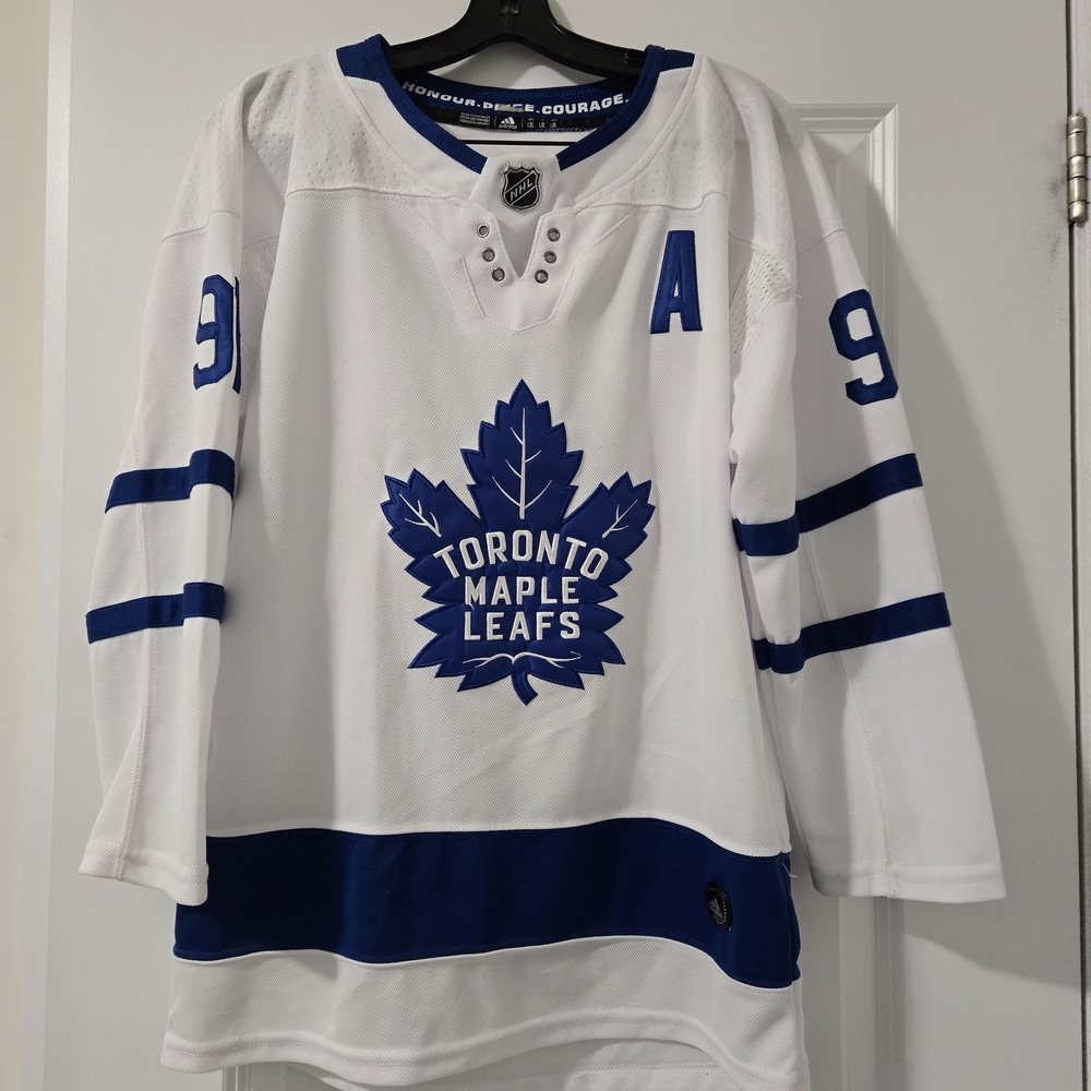 Toronto Maple Leafs Tavares Jersey.
